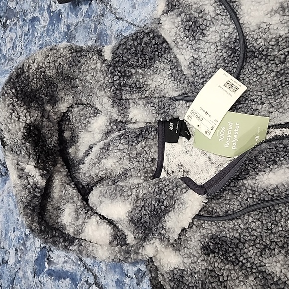 H&M sherpa jacket gray/black/white. - Picture 2 of 4